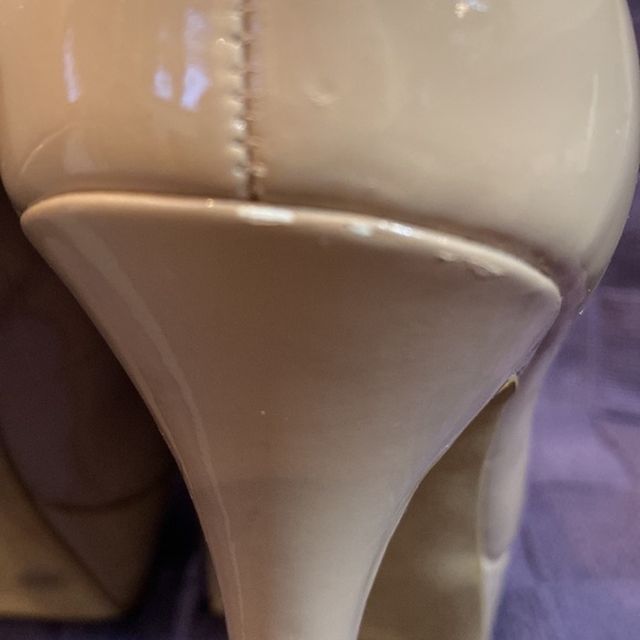 Jessica Simpson Nude Patent pumps - Picture 5 of 8